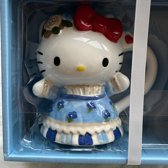 🆕 Hello Kitty Mug & Figurine Set Hand Painted Gift Set - Picture 2 of 7